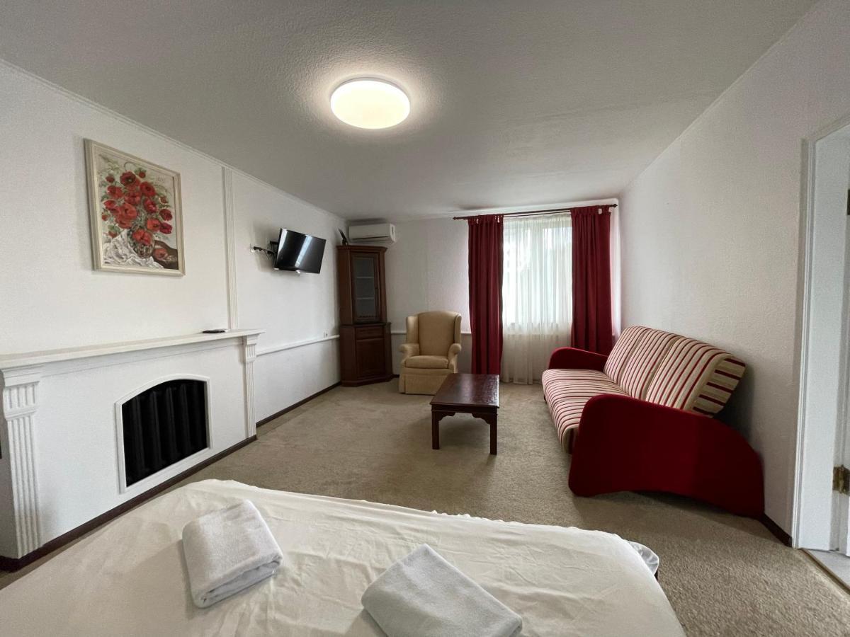 Gusarskiy Hotel&Apartment Kiev Dış mekan fotoğraf