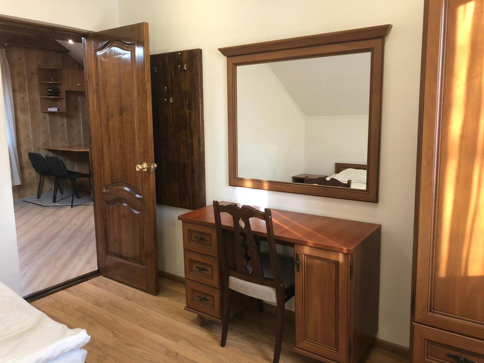 Gusarskiy Hotel&Apartment Kiev Dış mekan fotoğraf