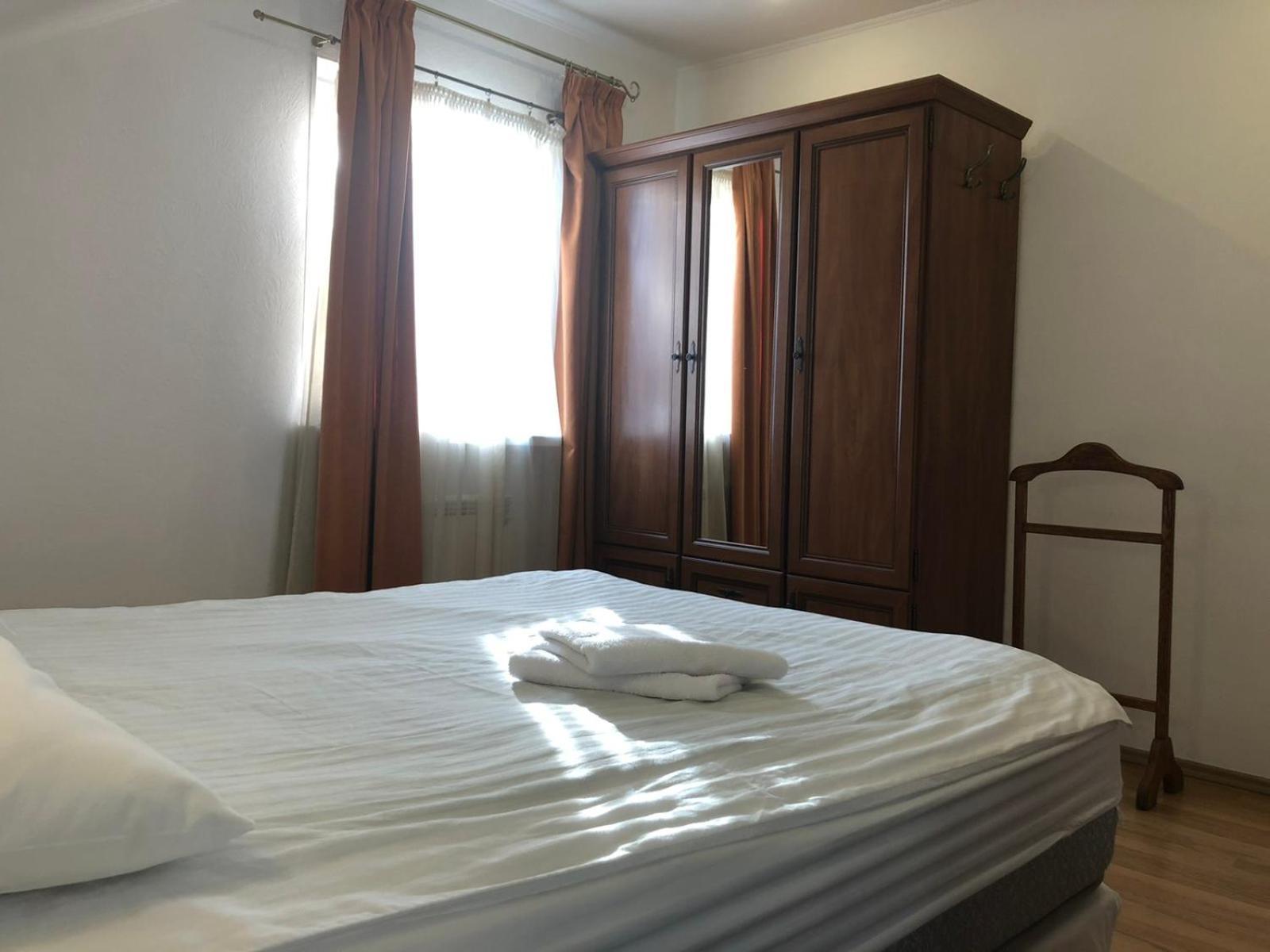 Gusarskiy Hotel&Apartment Kiev Dış mekan fotoğraf