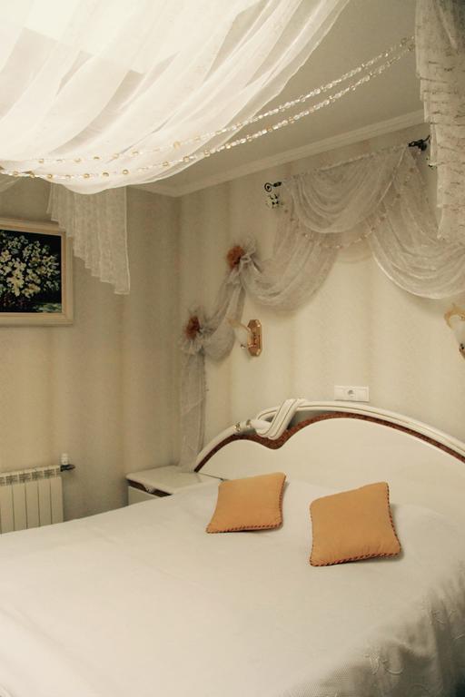 Gusarskiy Hotel&Apartment Kiev Dış mekan fotoğraf